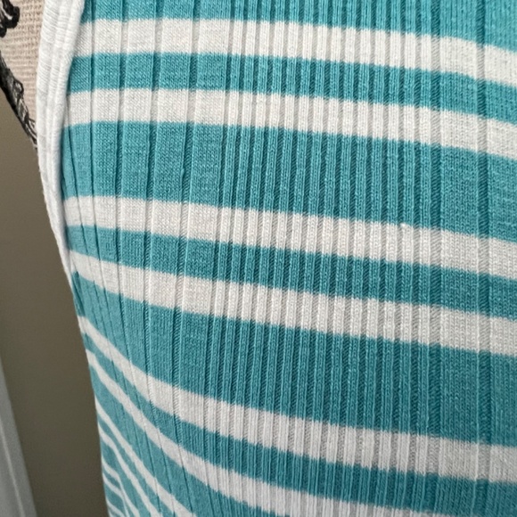 Dress - Picture 4 of 6